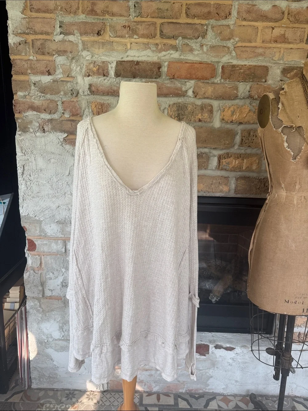 Free People Cream V-Neck Lightweight Knit Tunic Sweater